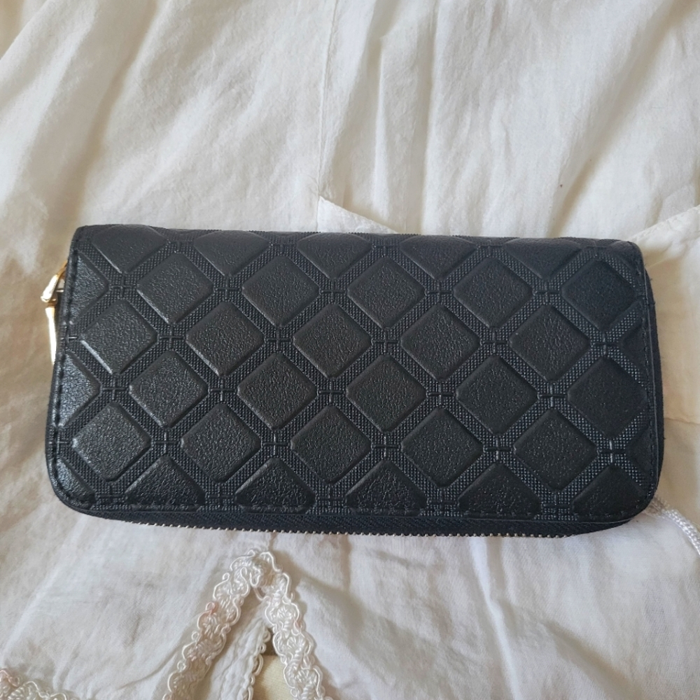 Clutch wallet